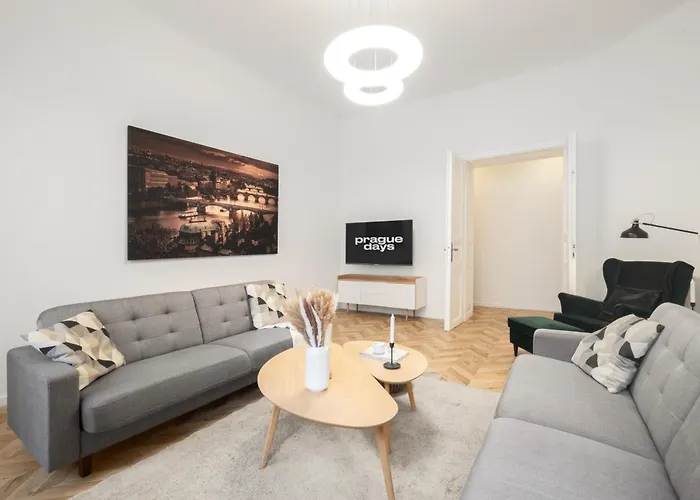 Days - Spacious With Balcony Near Wenceslas Square Apartamento *