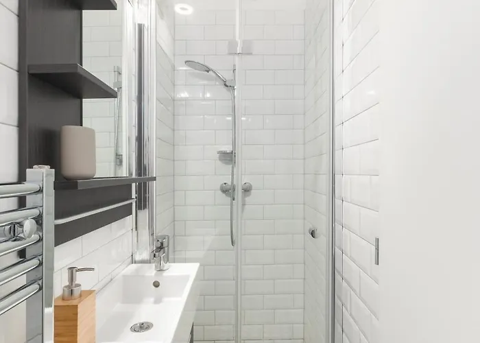 Days - Spacious With Balcony Near Wenceslas Square * Praga