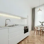 Days - Spacious With Balcony Near Wenceslas Square