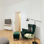 Apartment Days - Spacious With Balcony Near Wenceslas Square